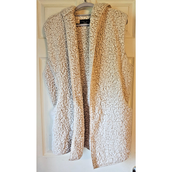 Love Tree Sherpa Fleece Vest Hooded Beige Tan Cozy Sleeveless Jacket Medium - Picture 1 of 8